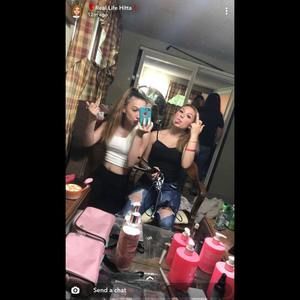 Meet your Posher, Clair